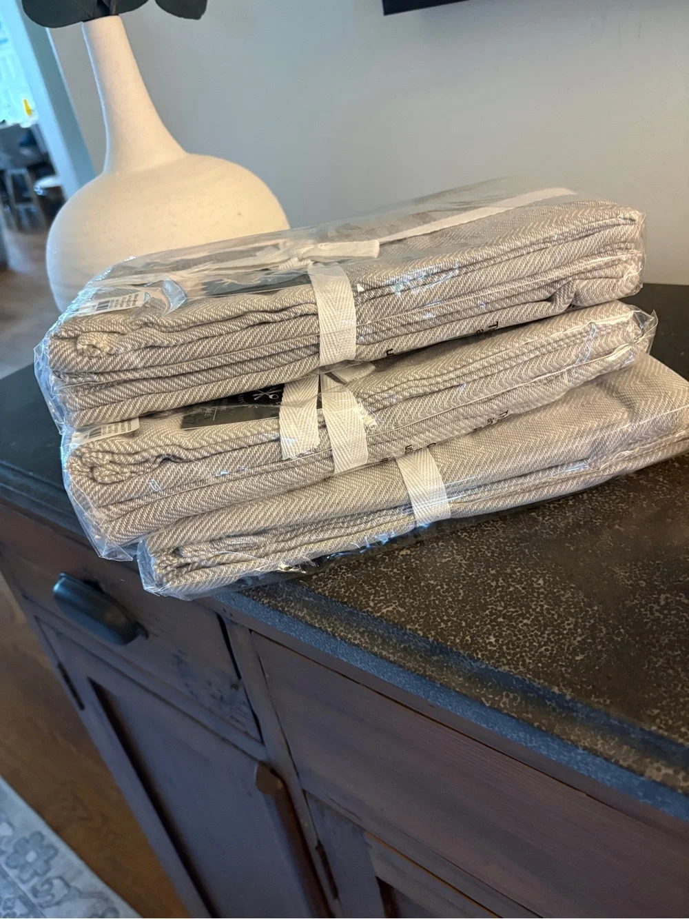 Williams Sonoma Grey Herringbone Dinner Napkins - Neutral Set. NWT 12 total
